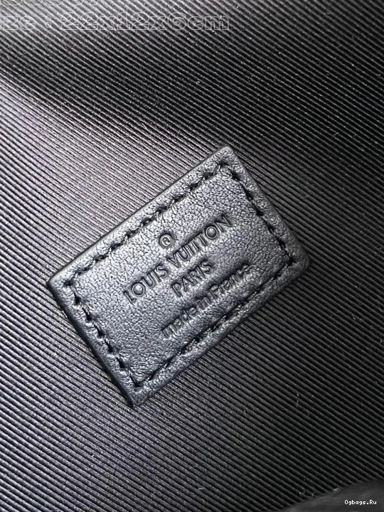 LOUIS VUITTON Wallet Montsouris Wearable 0104